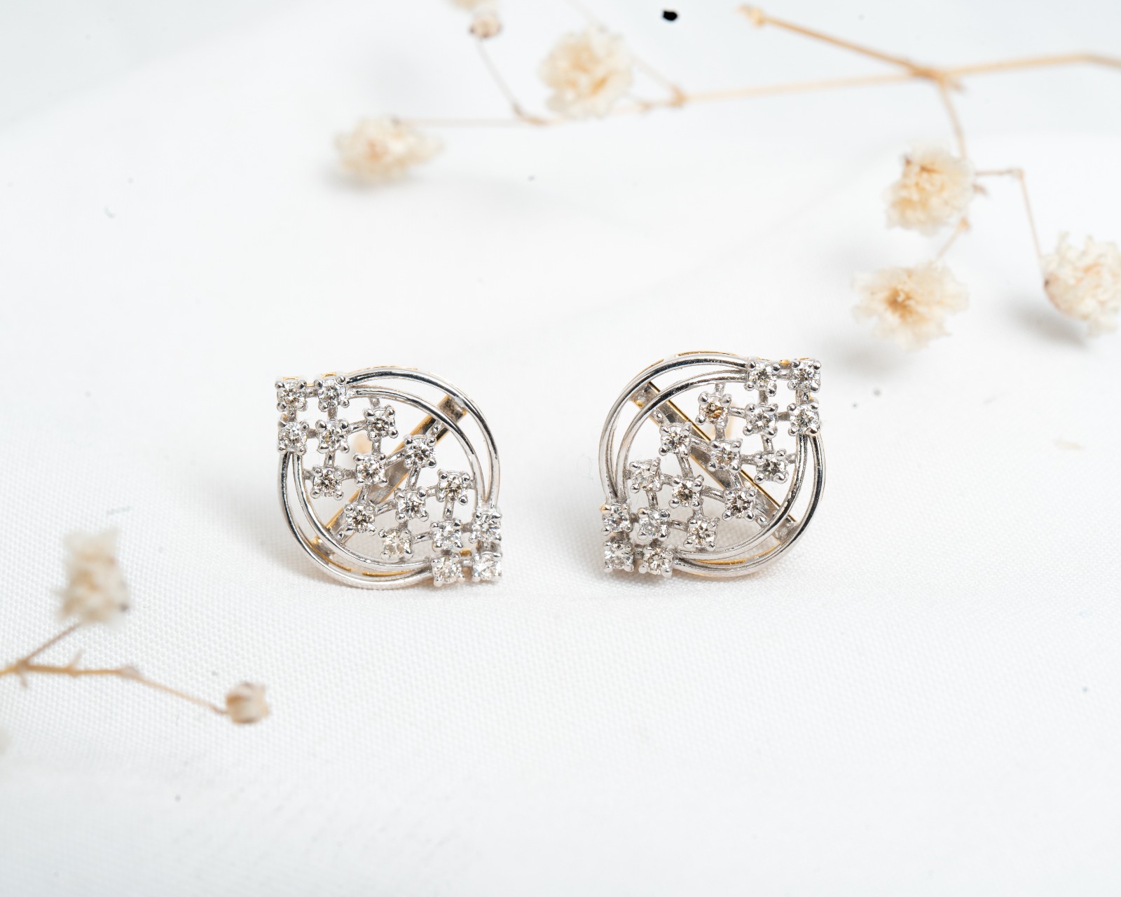 Aria Openwork Swirl Diamond Top