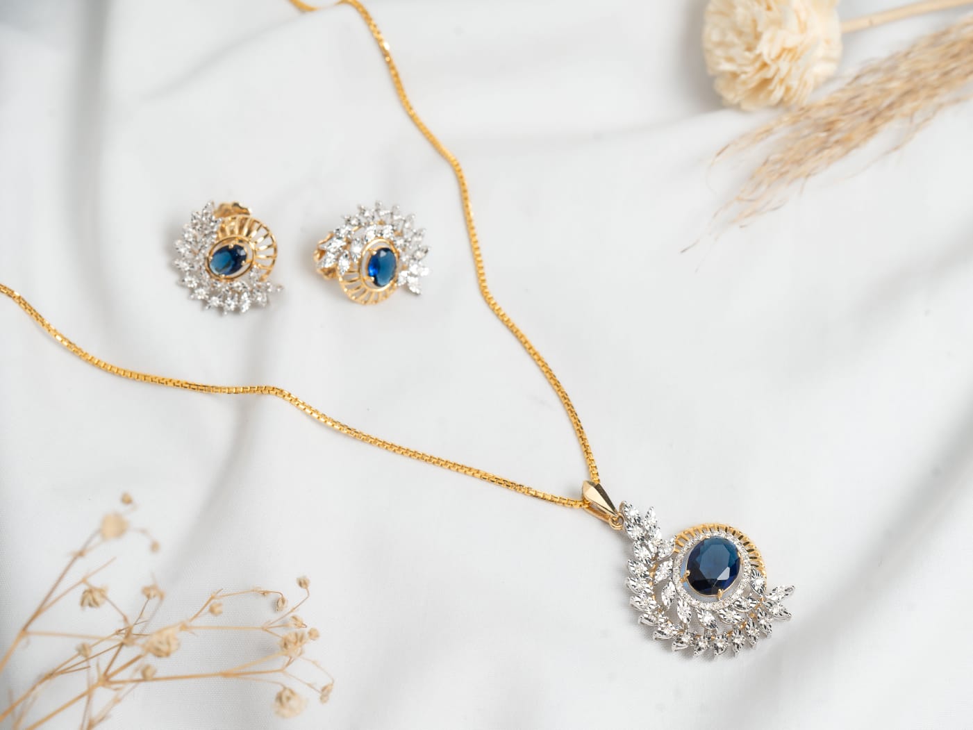 The Royal Sapphire & Diamond Swirl Pendant Se